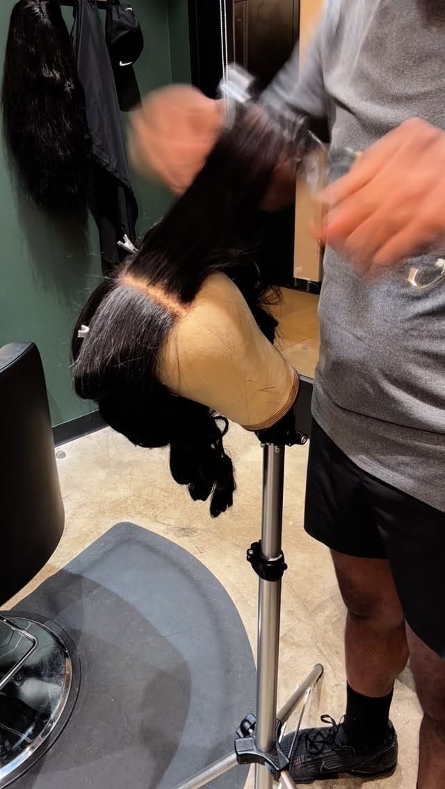 Post 5 by Shamir Wallace Hair on Instagram (video)