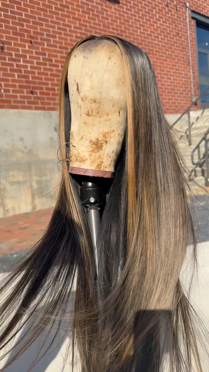 Post 9 by Shamir Wallace Hair on Instagram (video)