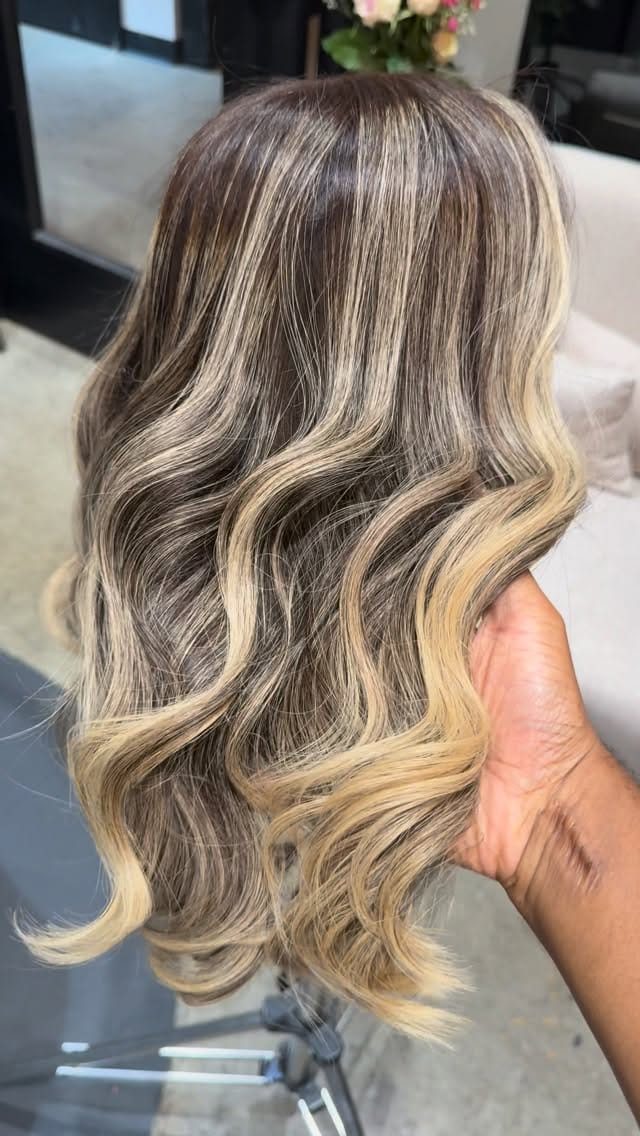 Post 4 by Shamir Wallace Hair on Instagram (video)
