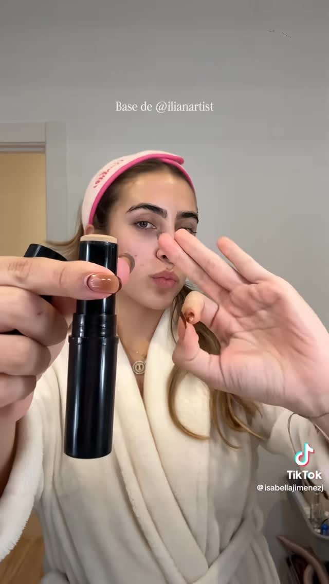 Post 1 by ILIANA VELASQUEZ | MAKEUP ARTIST on Instagram (video)