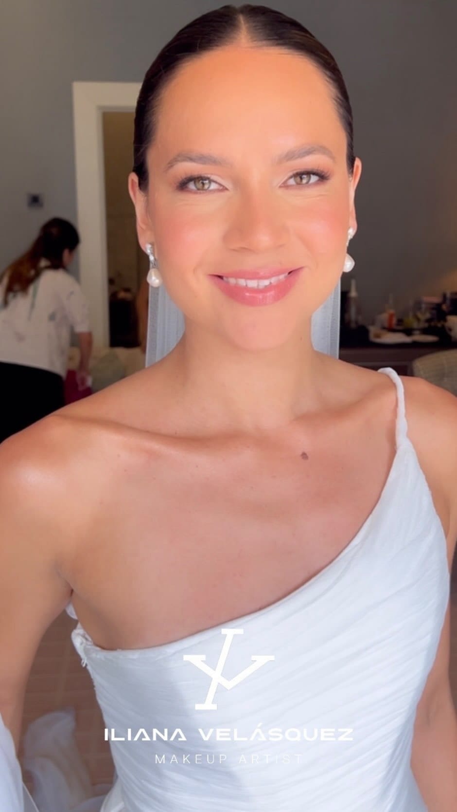 Post 5 by ILIANA VELASQUEZ | MAKEUP ARTIST on Instagram (video)