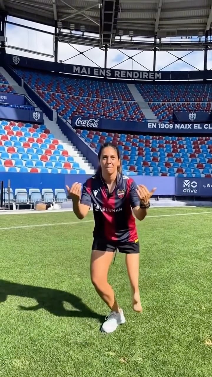 Post 1 by MIREIA CABAÑES on Instagram (video)