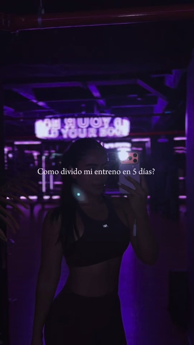 Post 4 by MANUELA VALENCIA on Instagram (video)