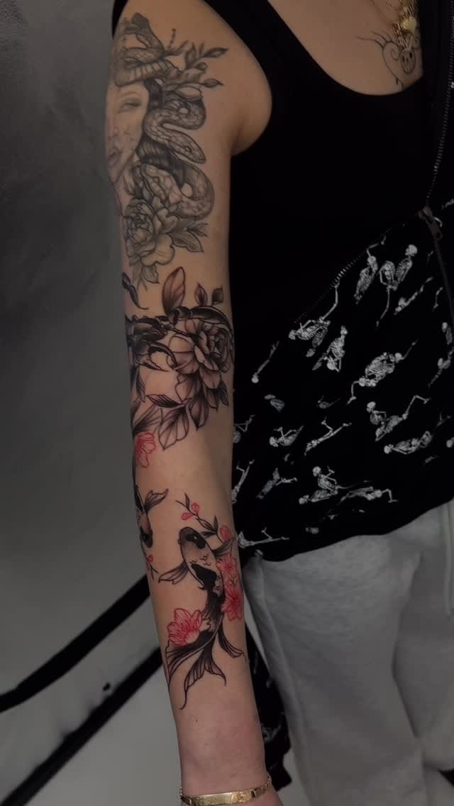 Post 2 by Blue Horse Shoe Tattoo VaBeach on Instagram (video)