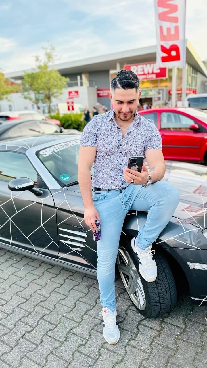 Post 3 by 2+2=1 on Instagram (video)