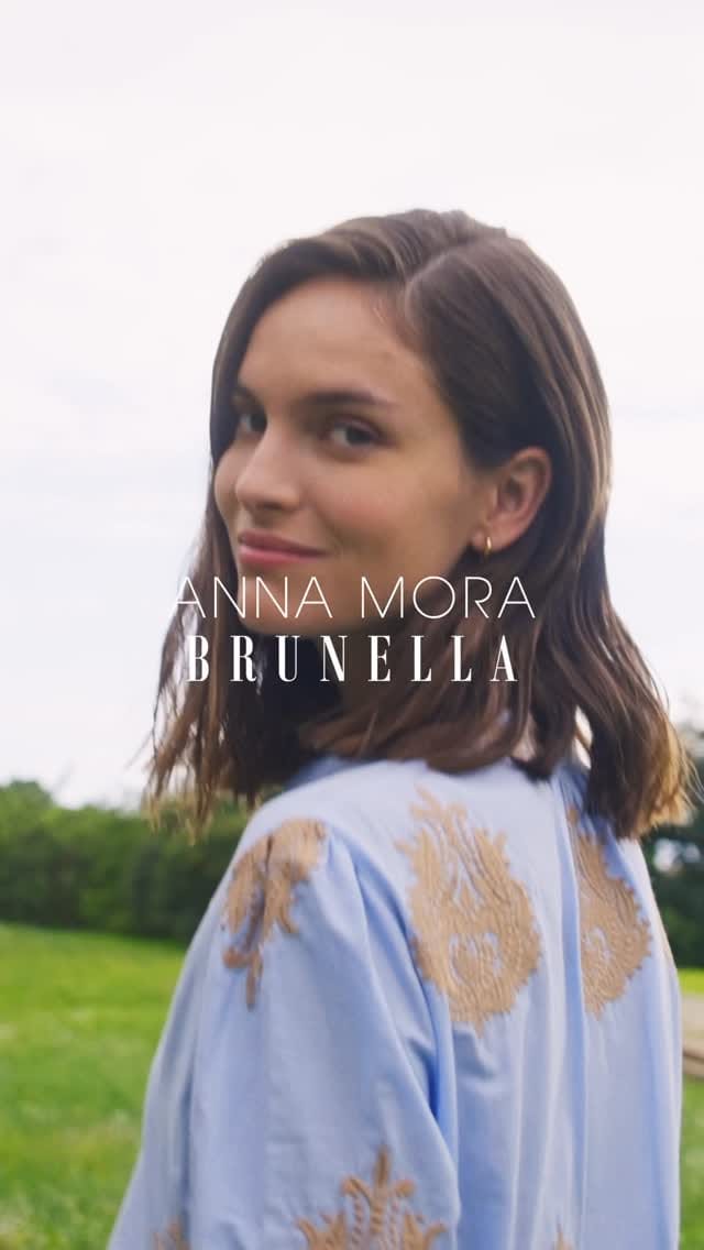 Post 3 by Anna Mora & Brunella on Instagram (video)
