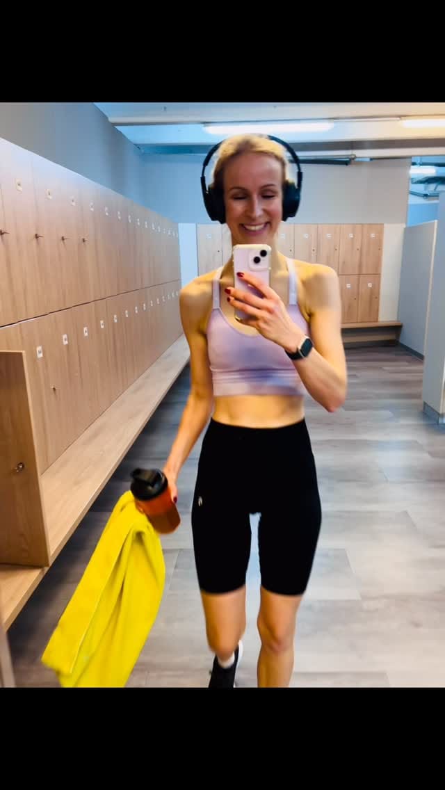 Post 7 by Nadine Schäfer on Instagram (video)