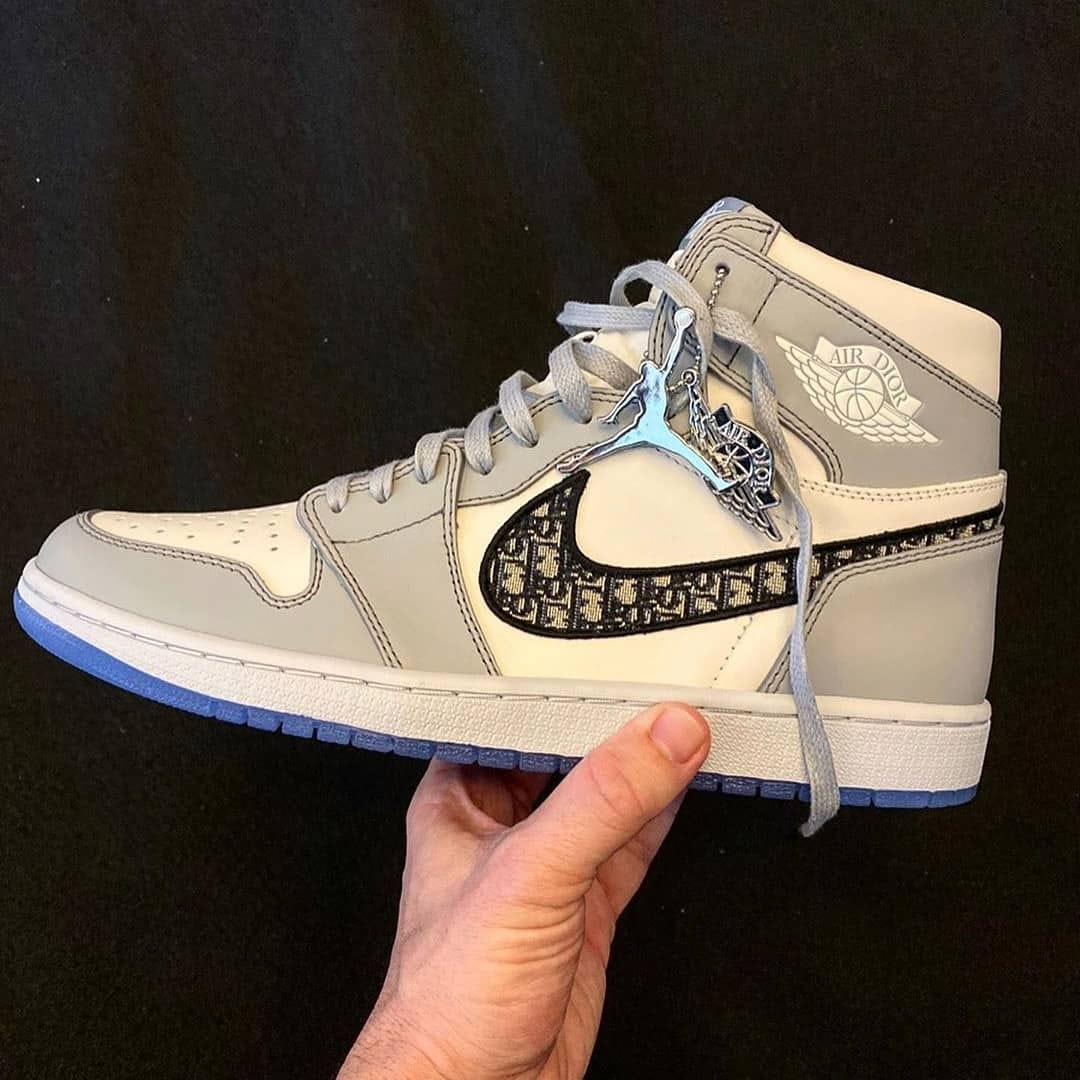 Post 1 by Troc Sneakers on Instagram (carousel)