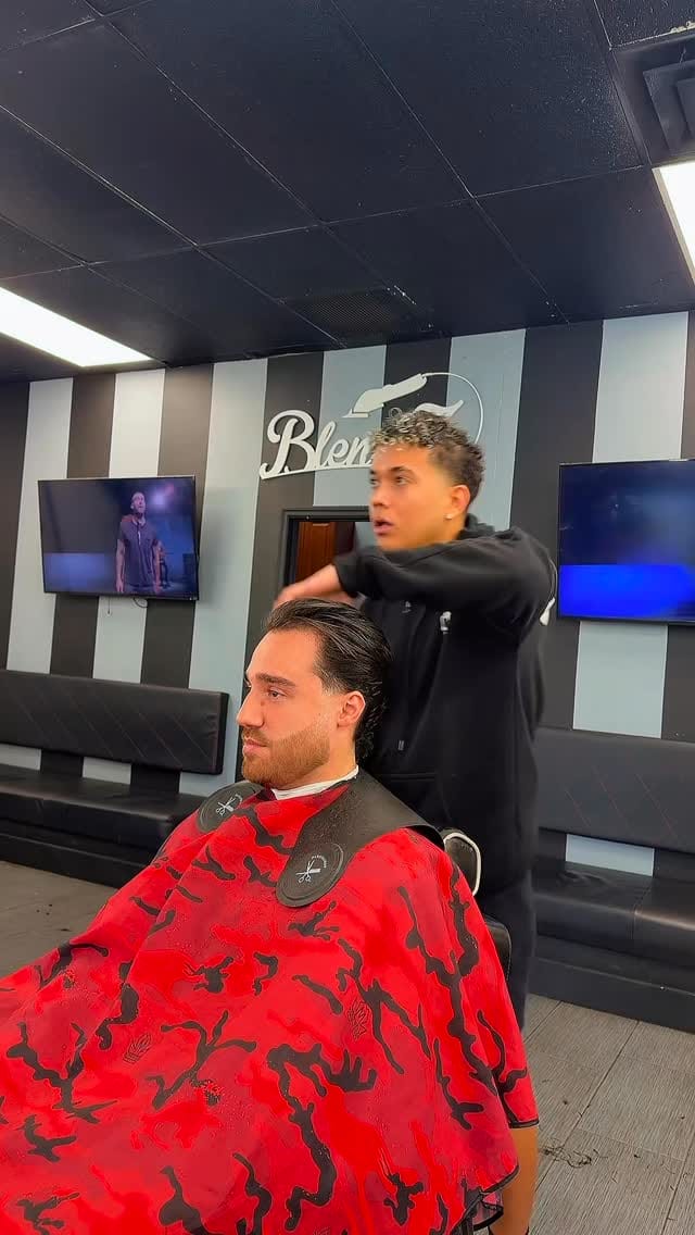 Post 7 by Blendz Barbershop on Instagram (video)