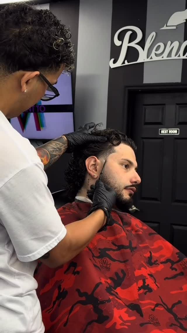 Post 6 by Blendz Barbershop on Instagram (video)