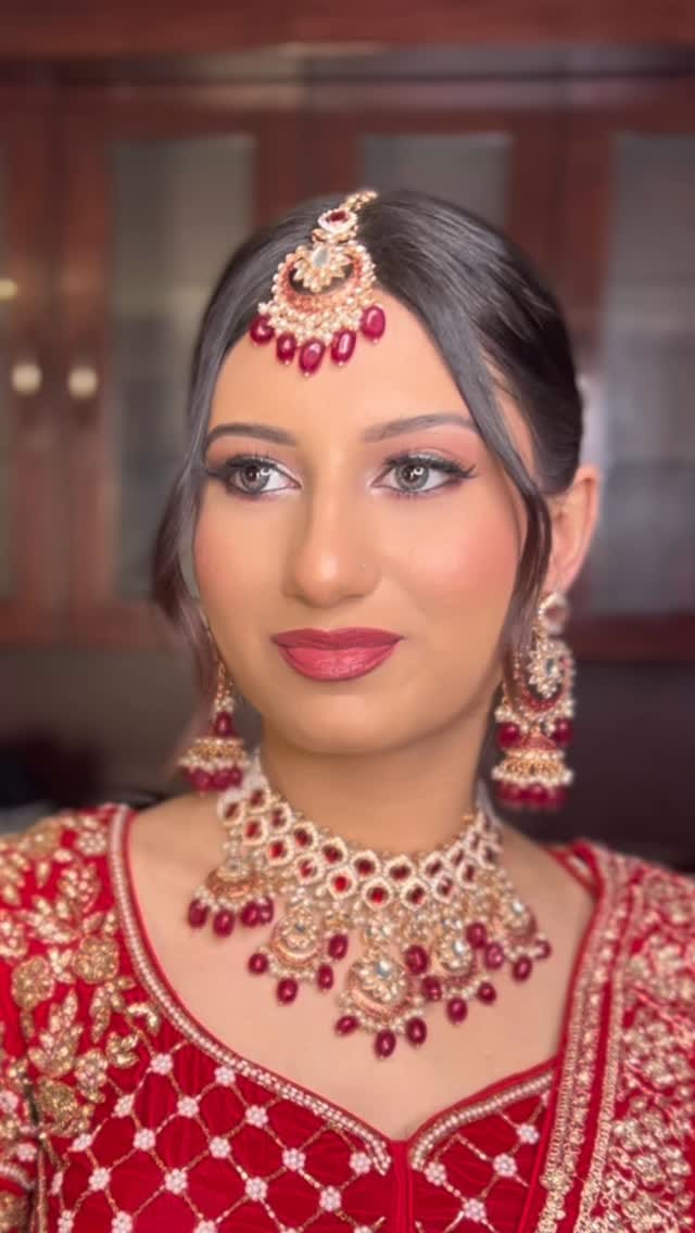 Post 3 by Glam Beauty Space on Instagram (video)