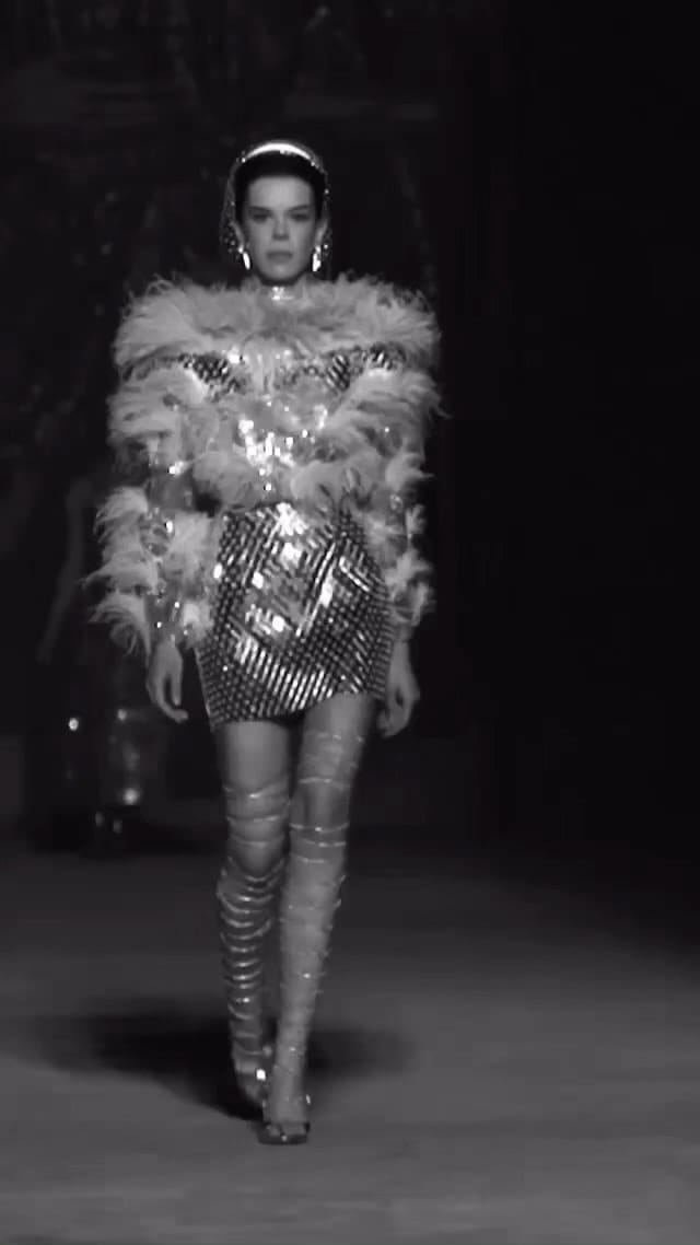 Post 9 by Berna Batur on Instagram (video)