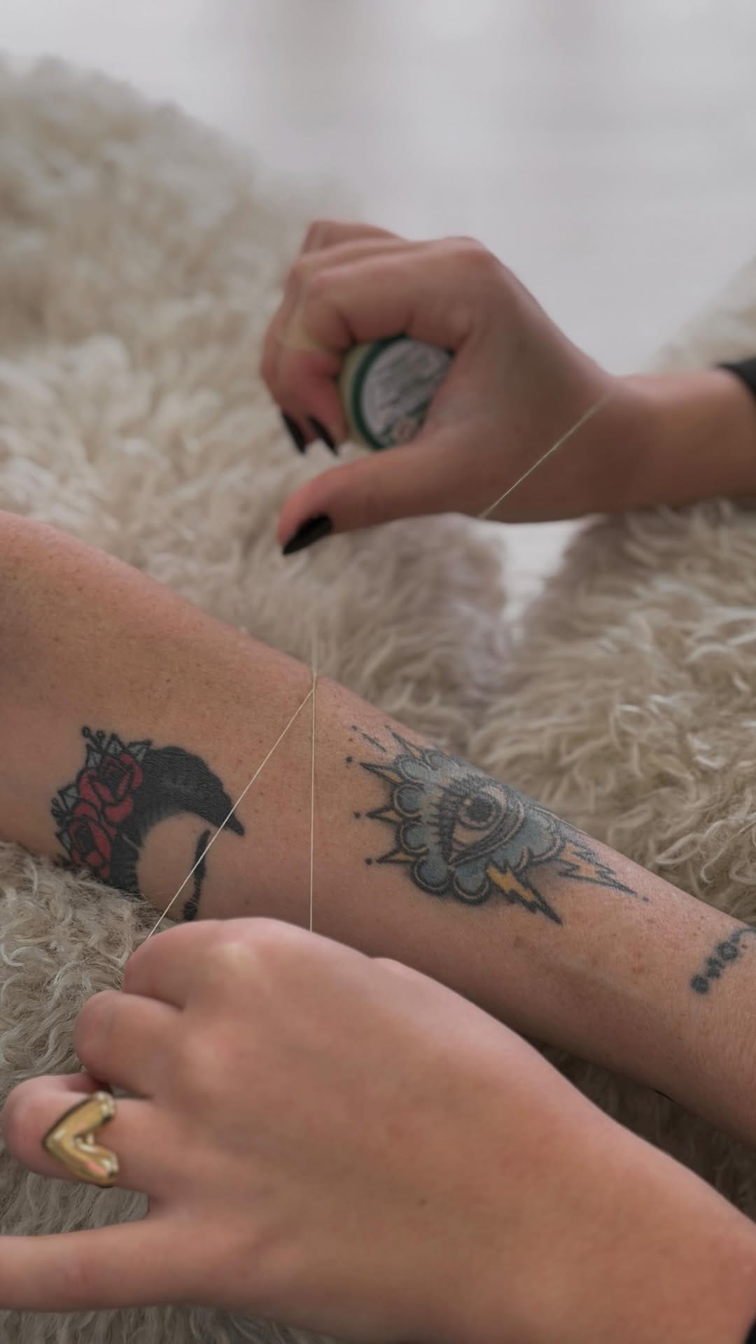 Post 2 by MARINA DAZA |FORMACIÓN Y SALÓN UÑAS Y CEJAS|SEVILLA on Instagram (video)
