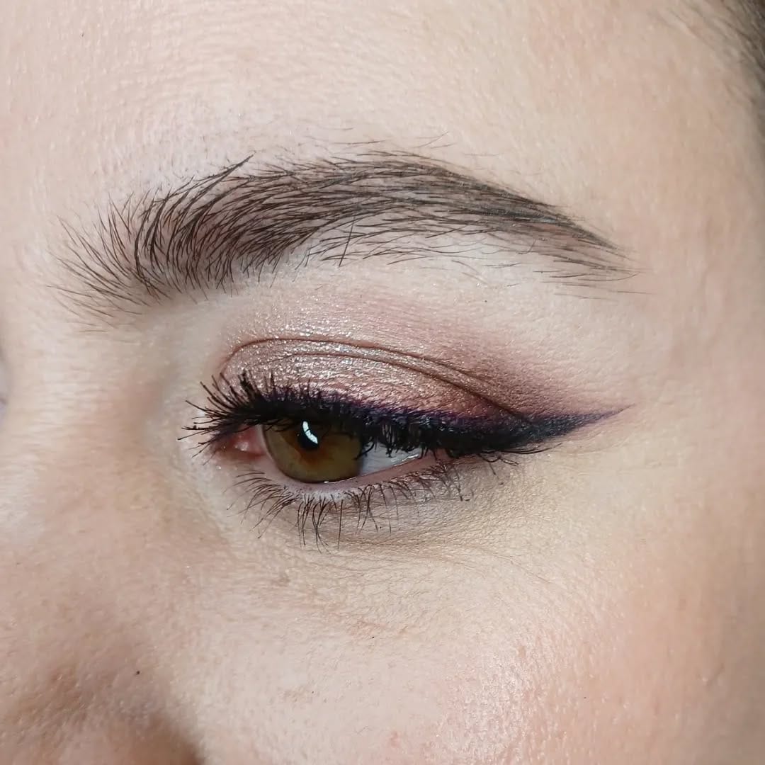 Post 9 by Laura maquillaje y peinado on Instagram (carousel)