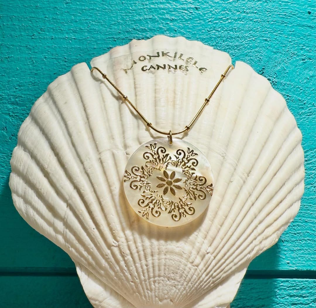 Post 6 by bijoux coquillage, nacre on Instagram (image)