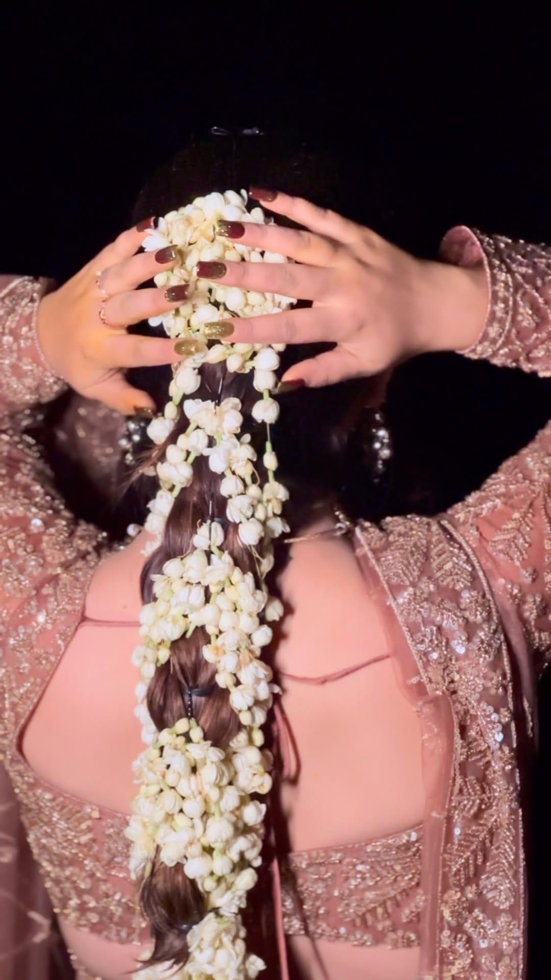Post 8 by Vineeta🧿/bridal makeup artist on Instagram (video)