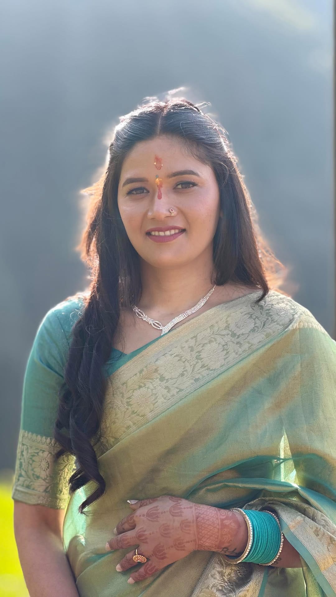 Post 3 by Vineeta🧿/bridal makeup artist on Instagram (video)