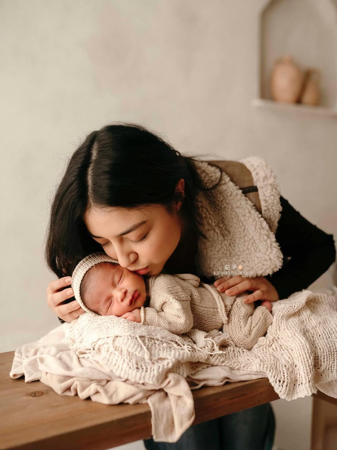Post 9 by KS PHOTOGRAPHY| CA Newborn Photographer on Instagram (carousel)