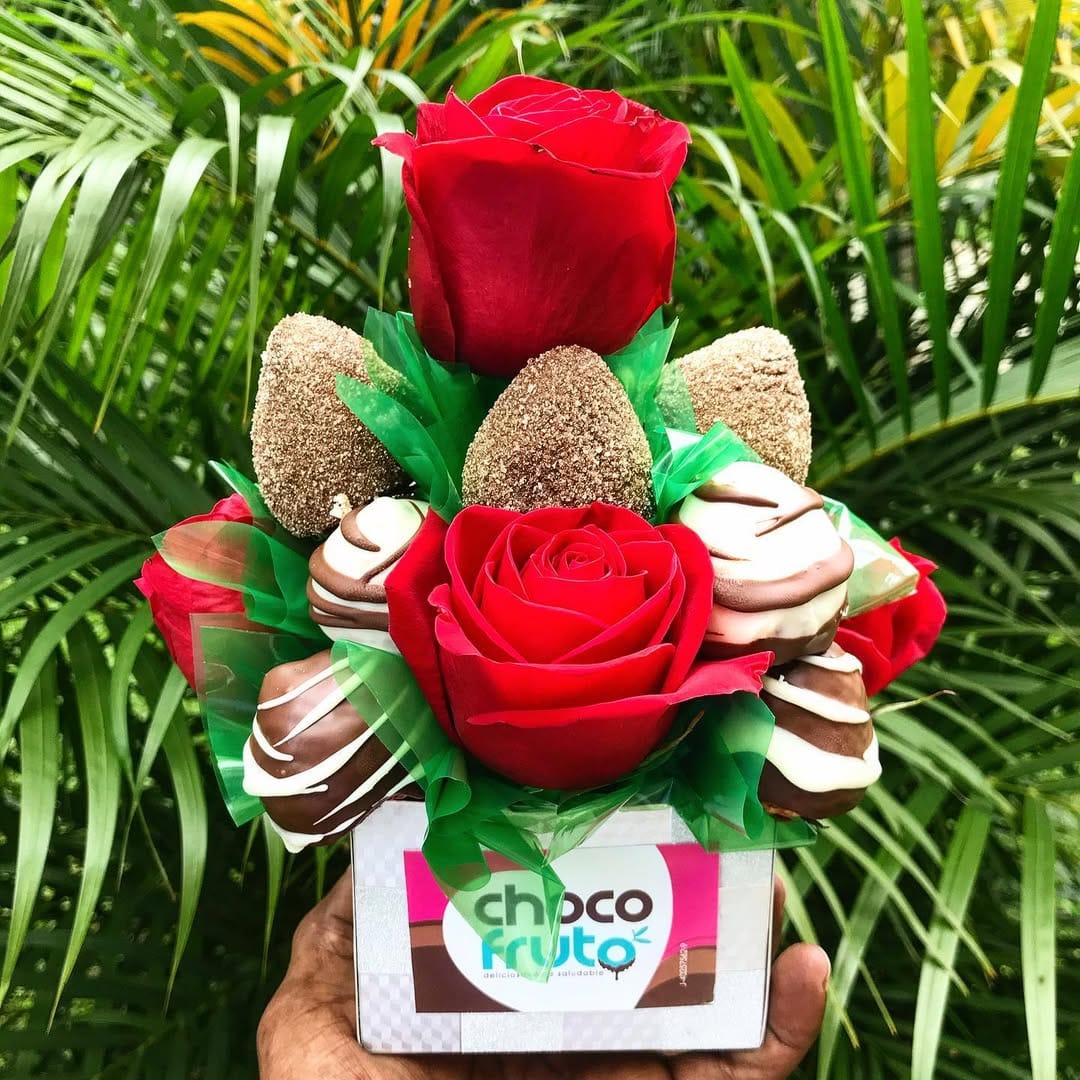 Post 6 by Arreglos frutales chocolate on Instagram (carousel)