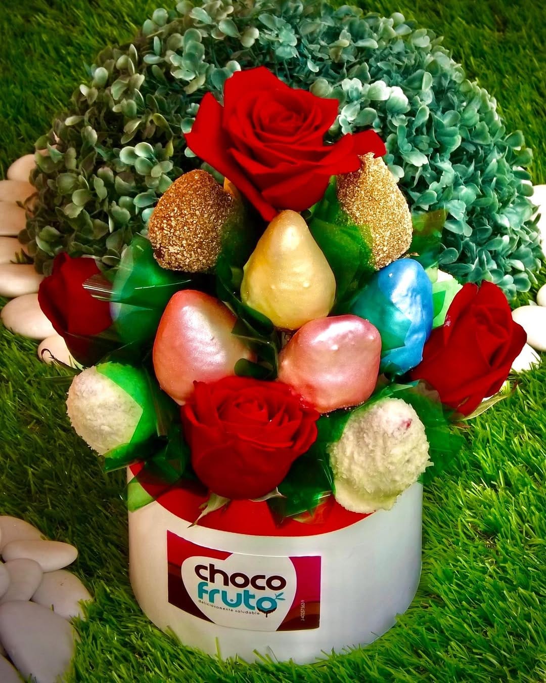 Post 2 by Arreglos frutales chocolate on Instagram (carousel)