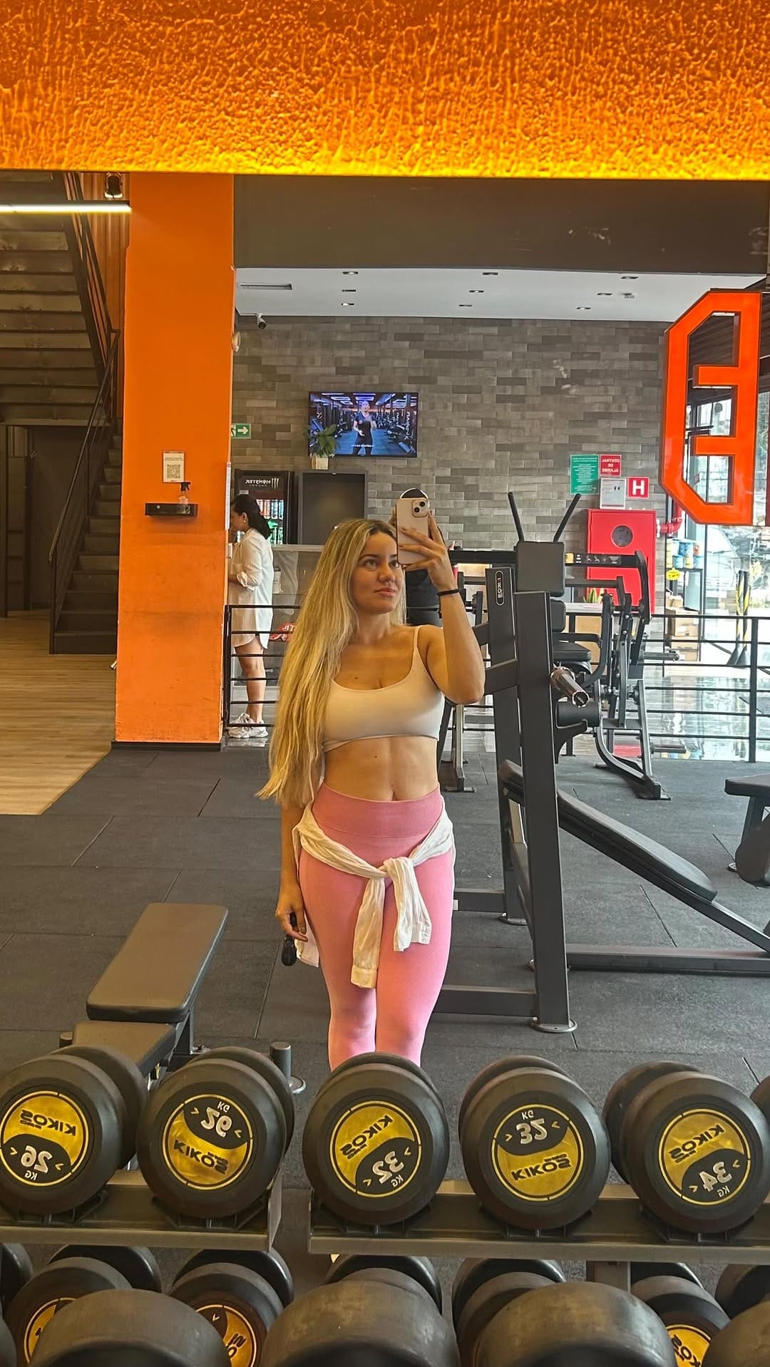 Post 2 by Ana Micaela on Instagram (video)