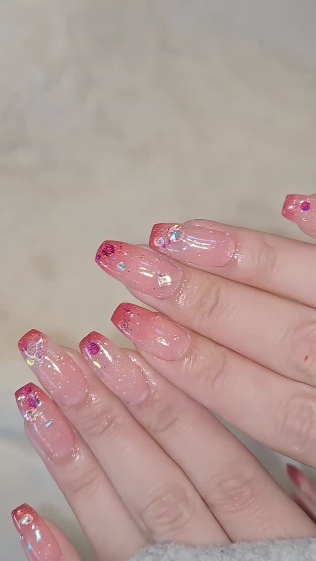 Post 3 by 남소망 프로마드셀라 on Instagram (video)