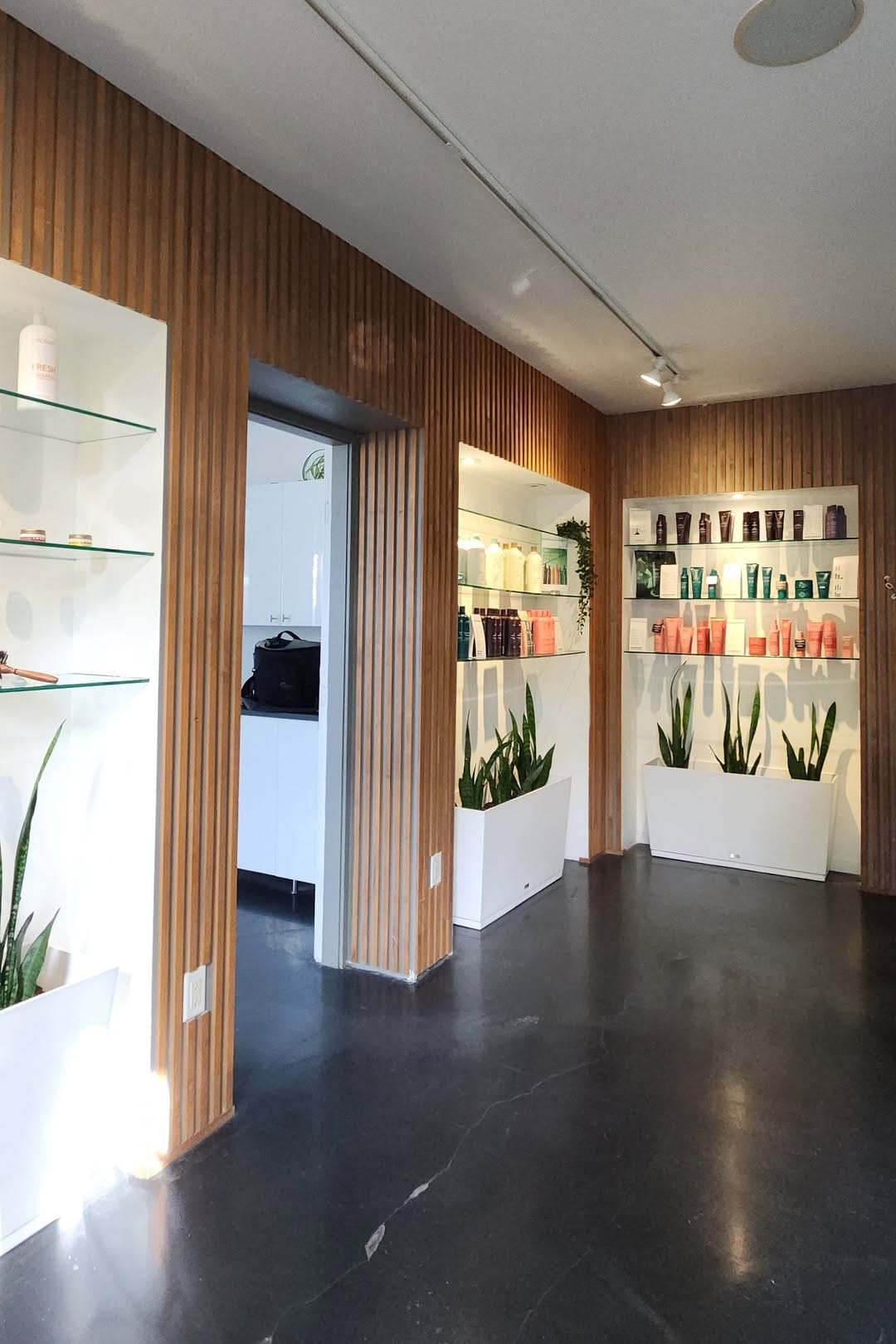 Post 10 by VANCOUVER HAIRDRESSER on Instagram (carousel)