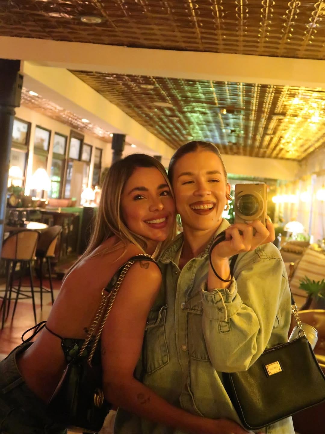 Post 5 by Karo Ascanio on Instagram (carousel)