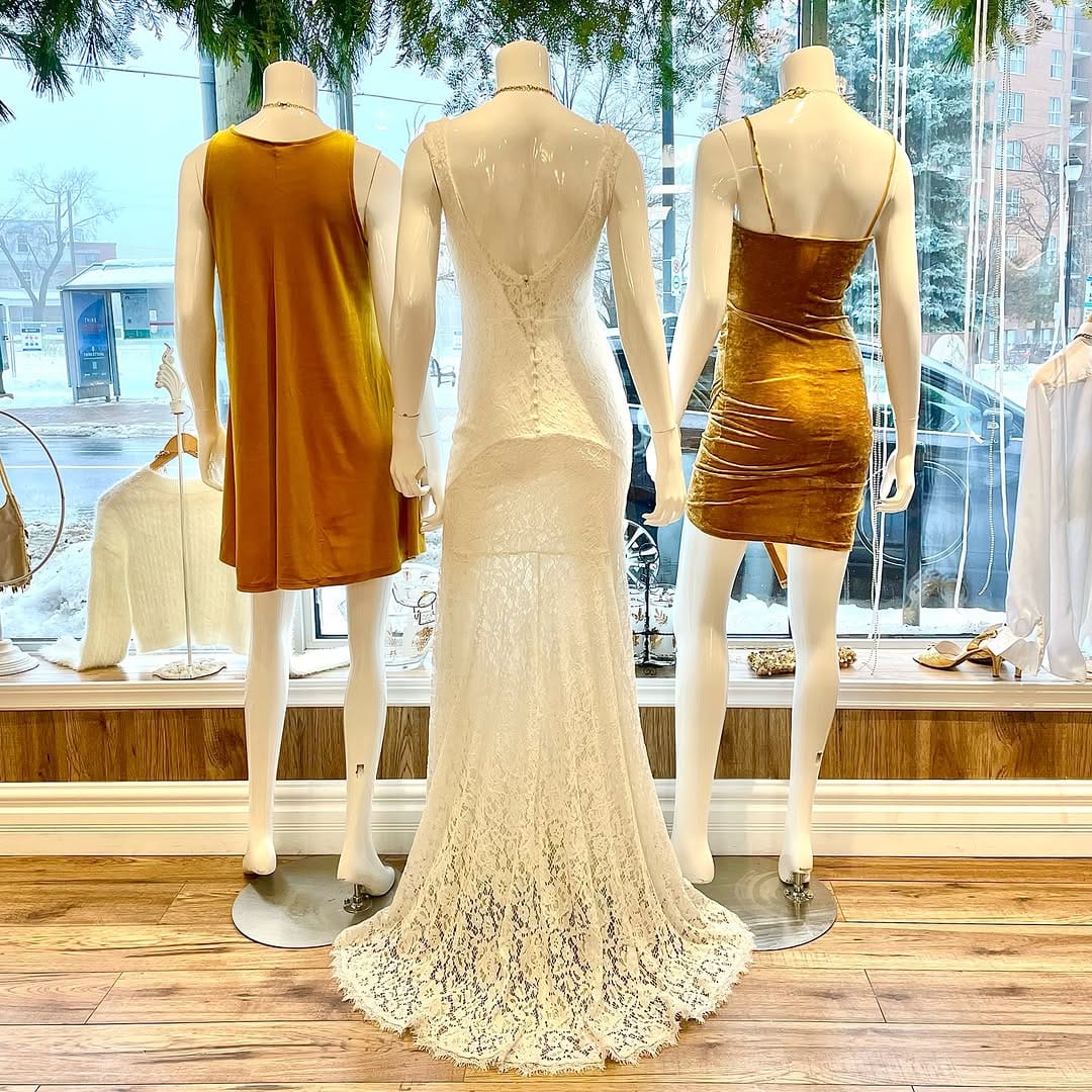 Post 4 by DARLING VINTAGE on Instagram (image)