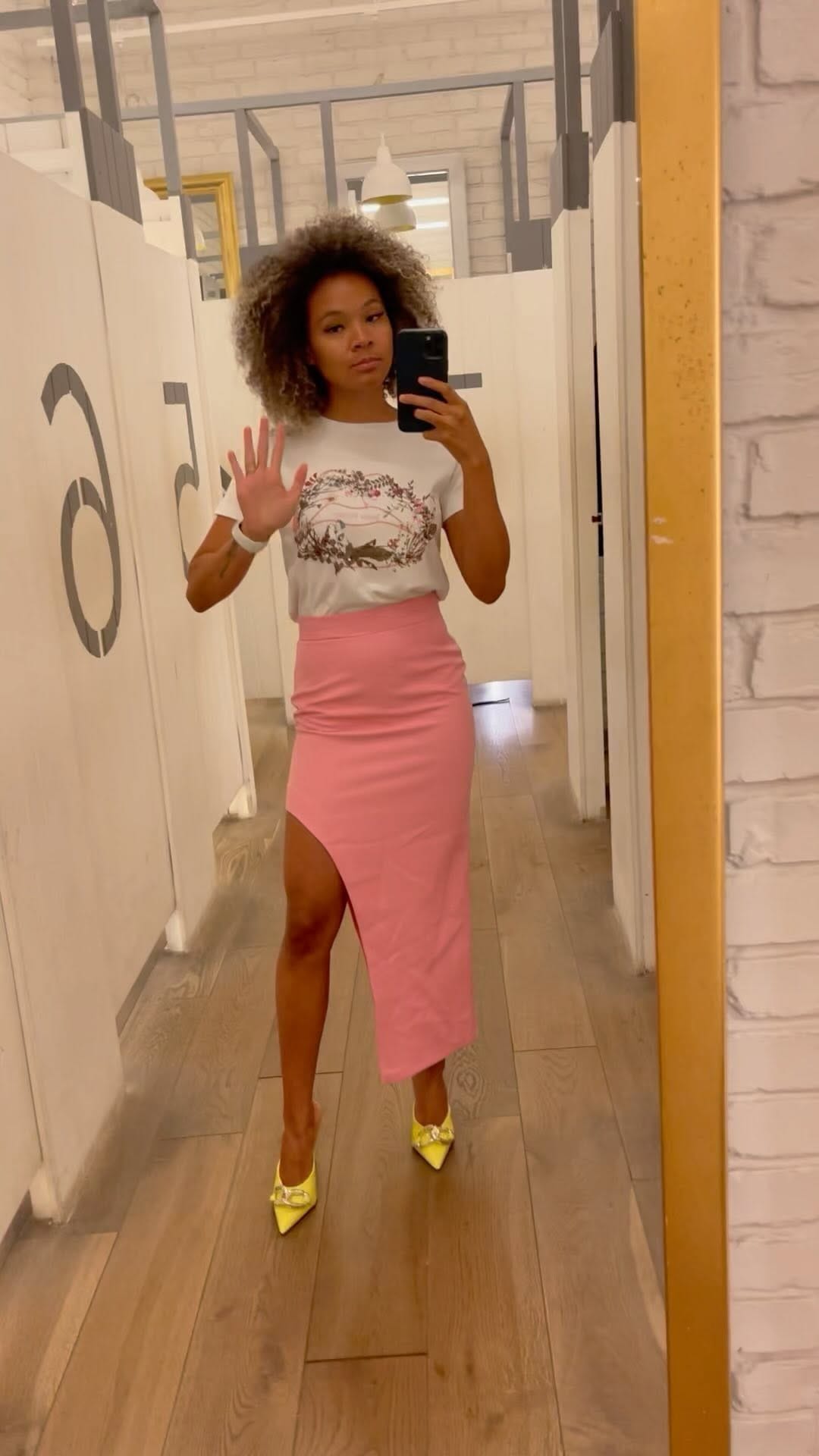Post 1 by Drey Fashion on Instagram (video)
