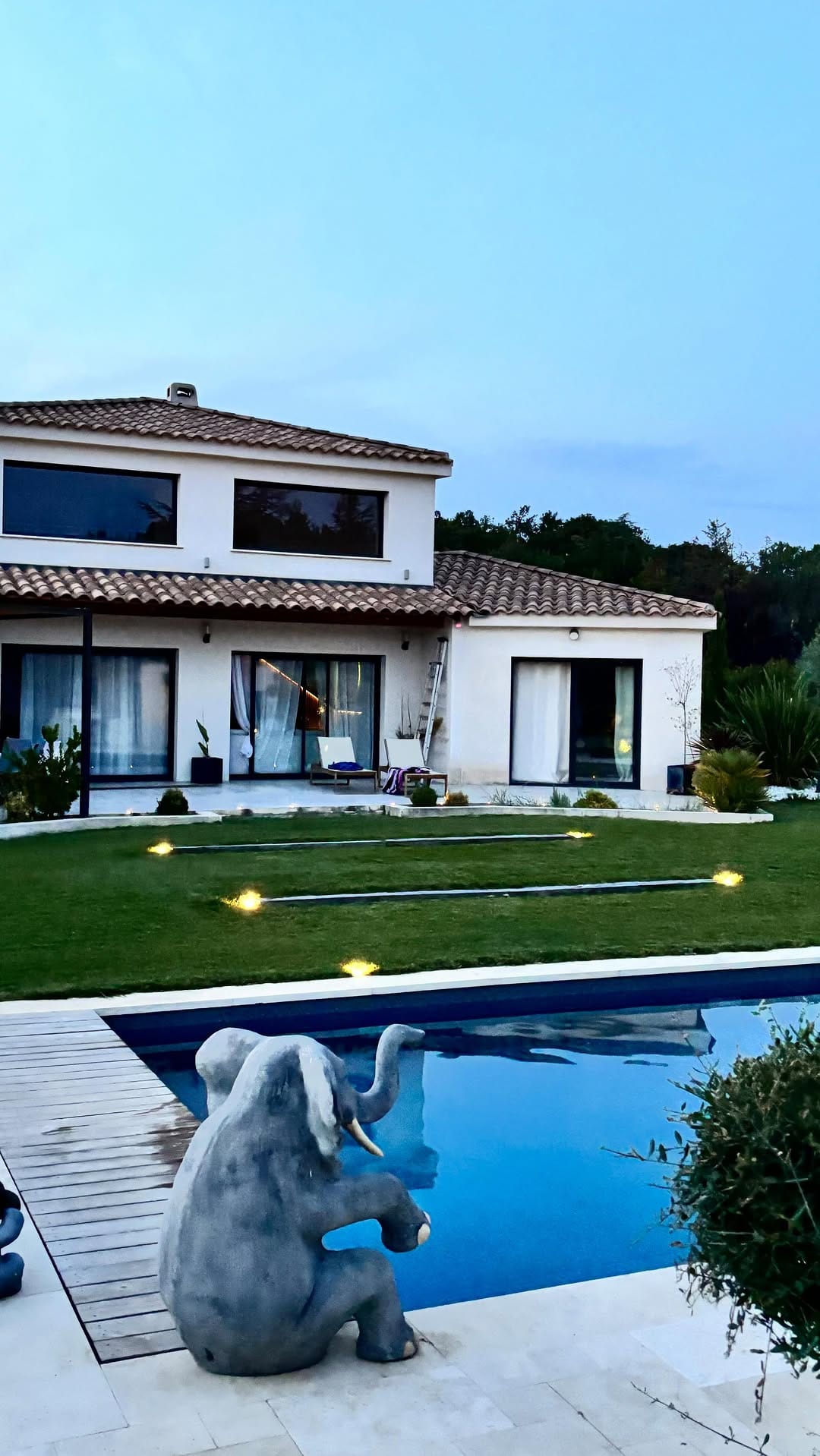 Post 4 by Morgane on Instagram (video)