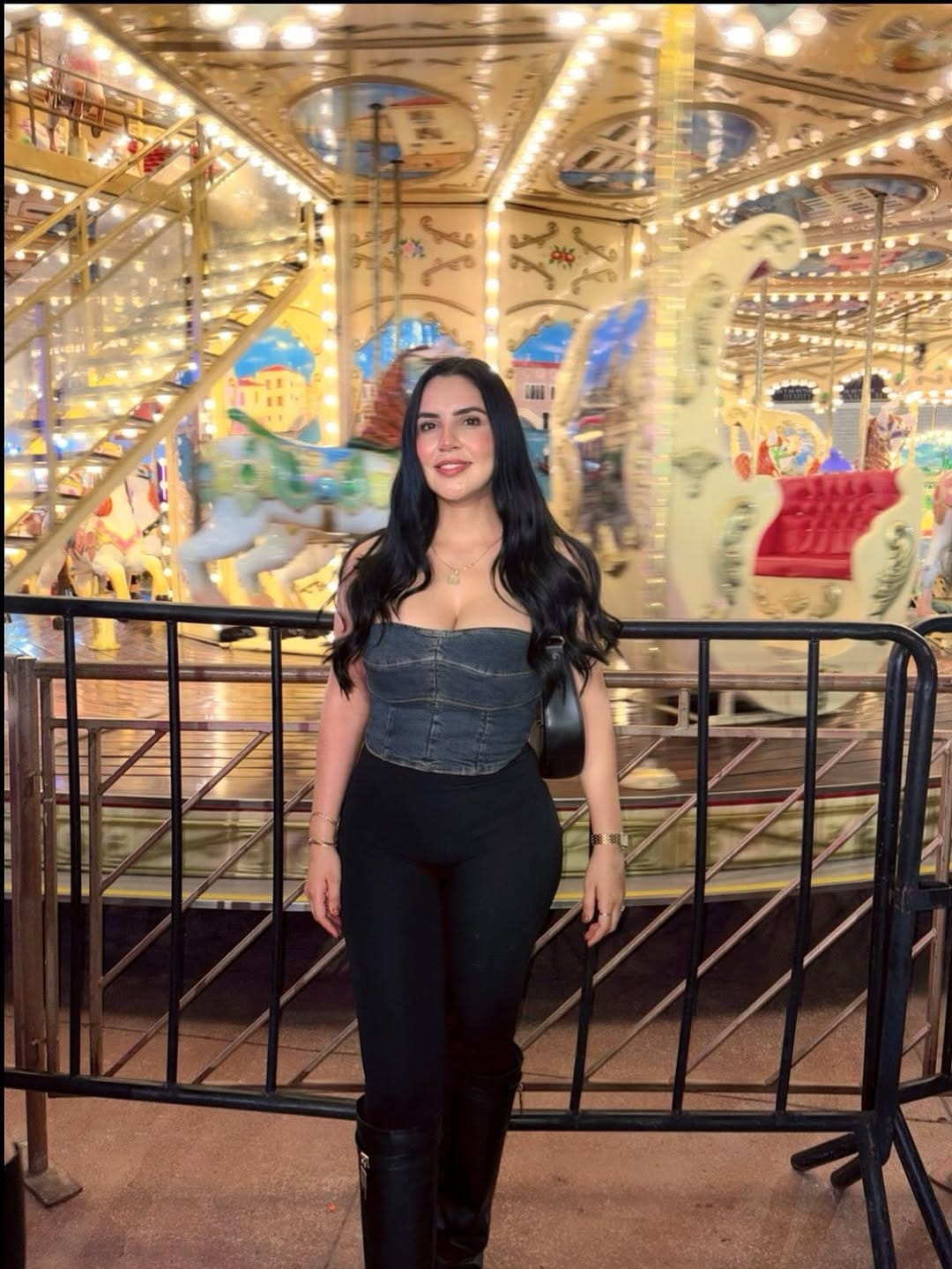 Post 6 by Andy González on Instagram (carousel)
