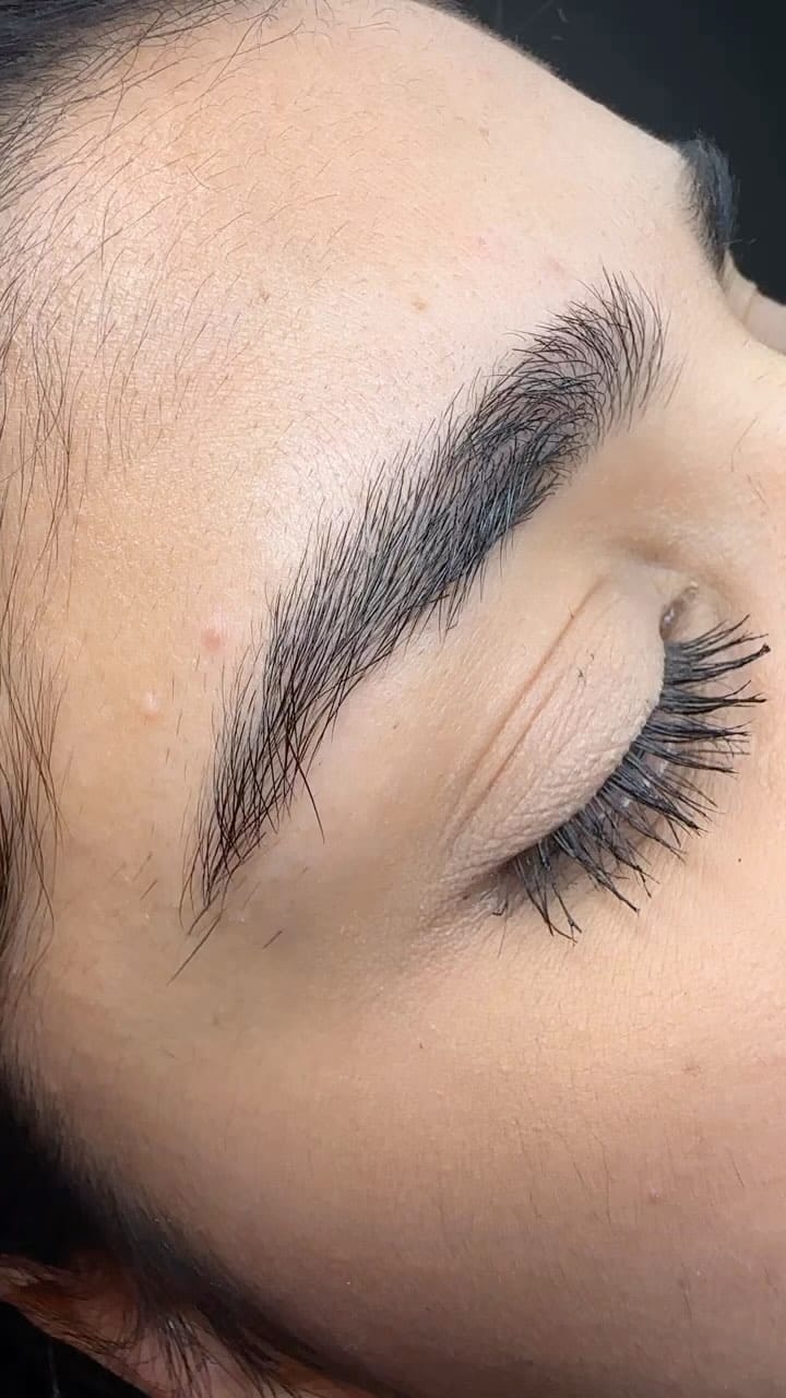 Post 2 by Maquillaje Importado on Instagram (video)