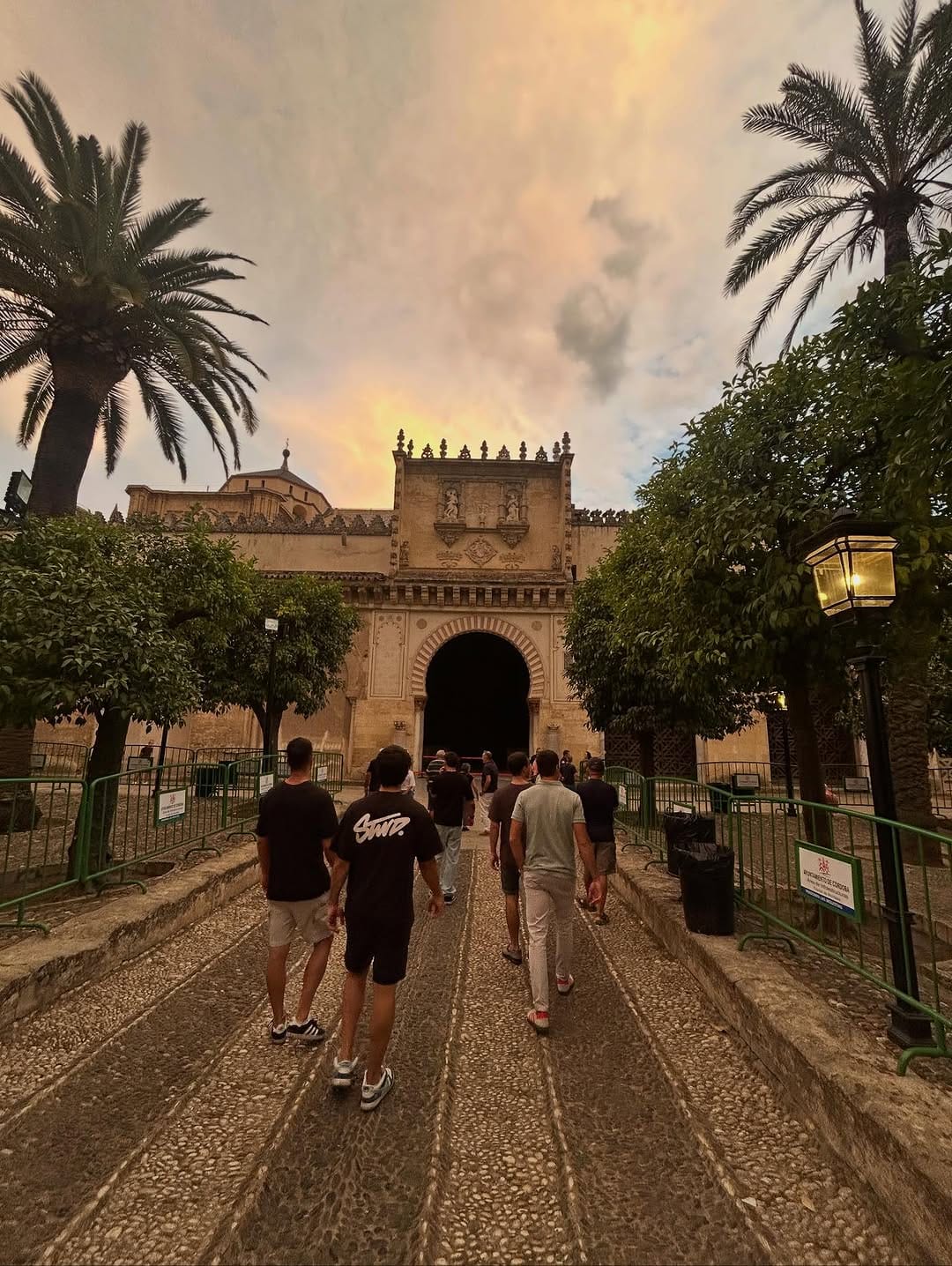 Post 8 by Nacho Gómez on Instagram (carousel)