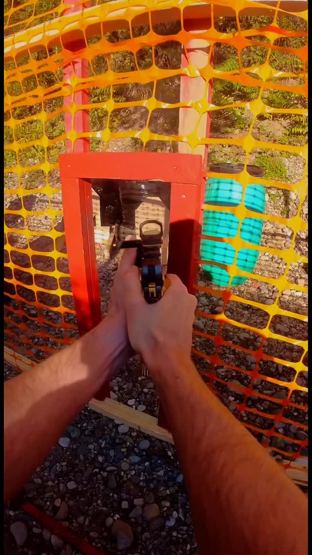 Post 1 by Yannick Christ on Instagram (video)