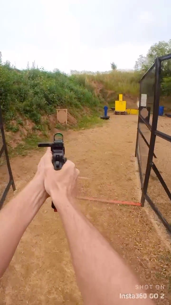 Post 3 by Yannick Christ on Instagram (video)