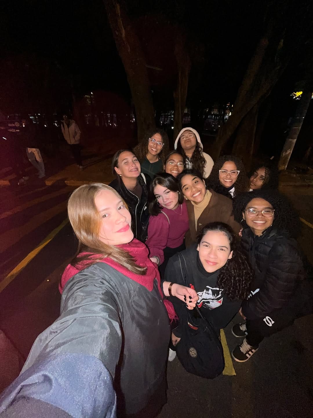 Post 7 by Vitória Andrade on Instagram (carousel)
