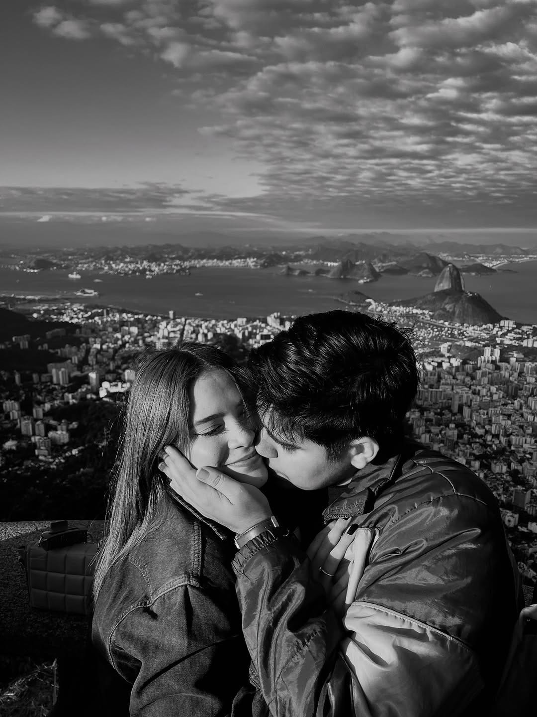 Post 8 by Vitória Andrade on Instagram (carousel)