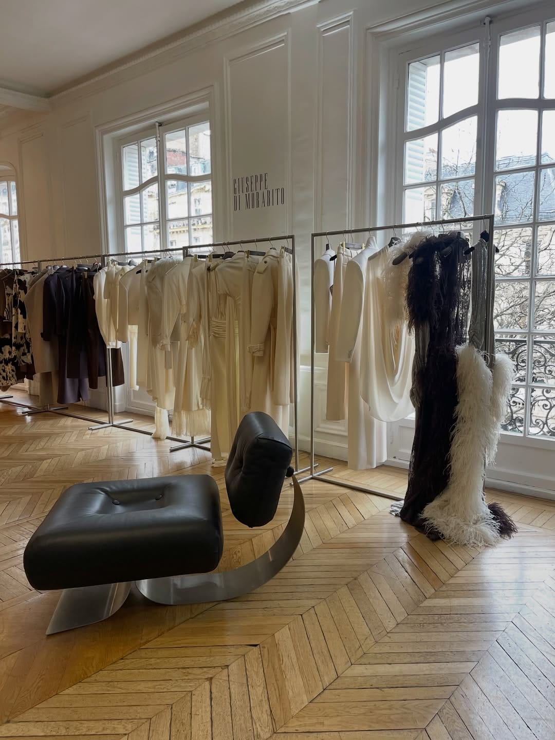 Post 1 by FARIDA | PERSONAL STYLIST | DESIGNER on Instagram (carousel)