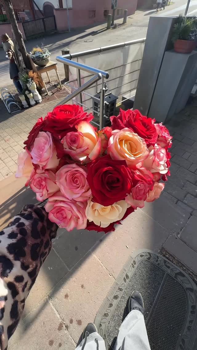 Post 9 by MyCasaflora on Instagram (video)