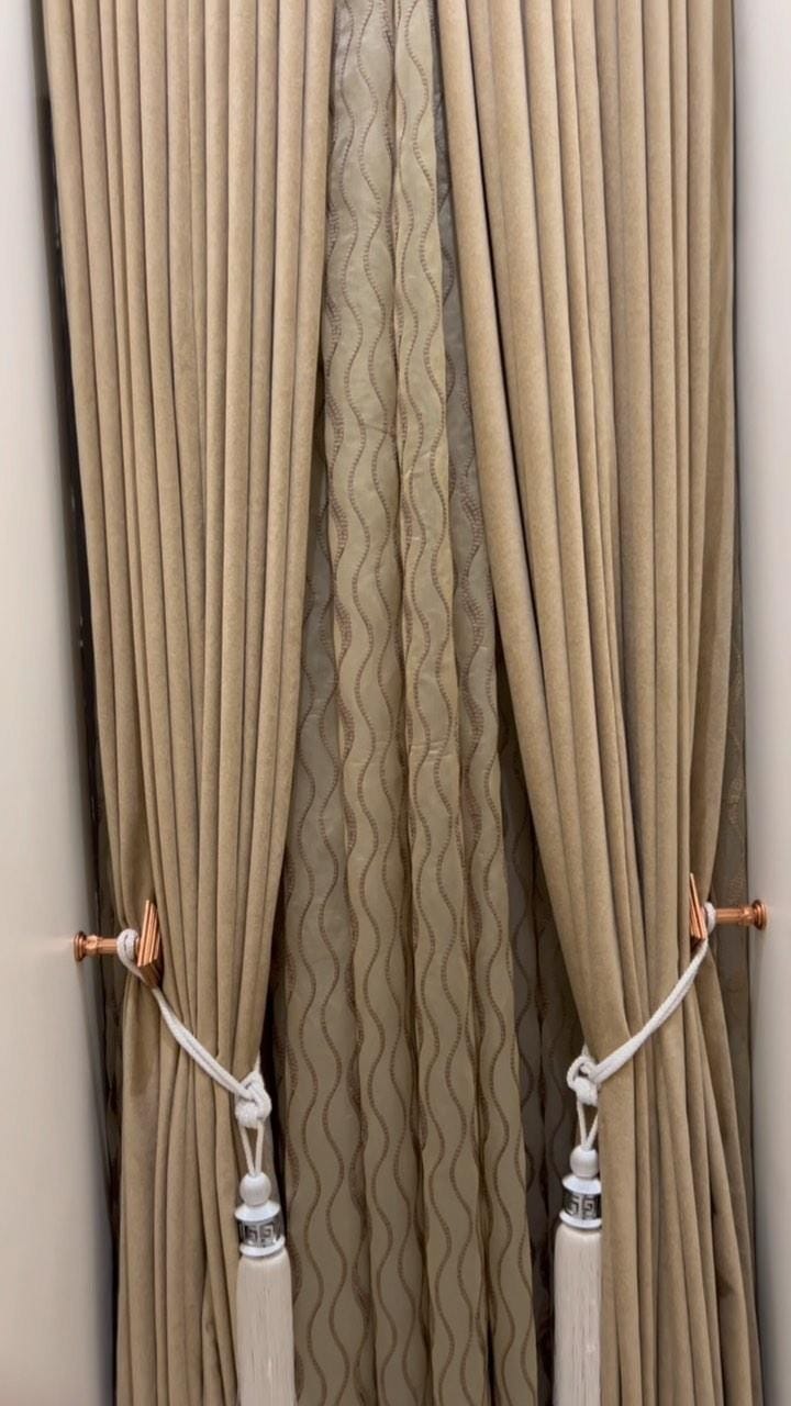 Post 10 by LUXURY BLINDS/CURTAINS on Instagram (video)
