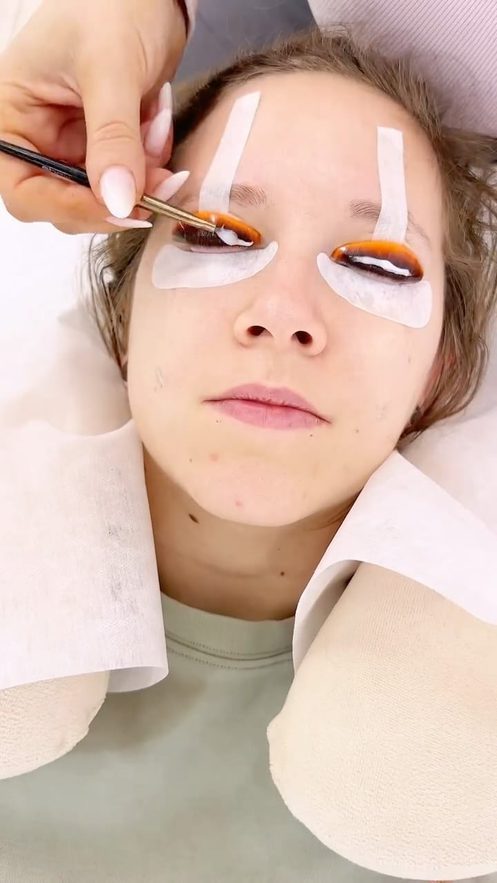 Post 8 by BEAUTY LASHES BERLIN on Instagram (video)