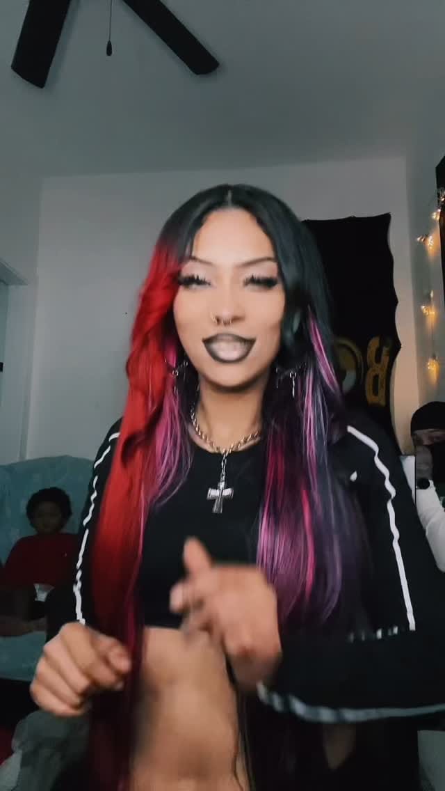 Post 1 by 𝒞𝒾𝒸𝒾🌹 on Instagram (video)