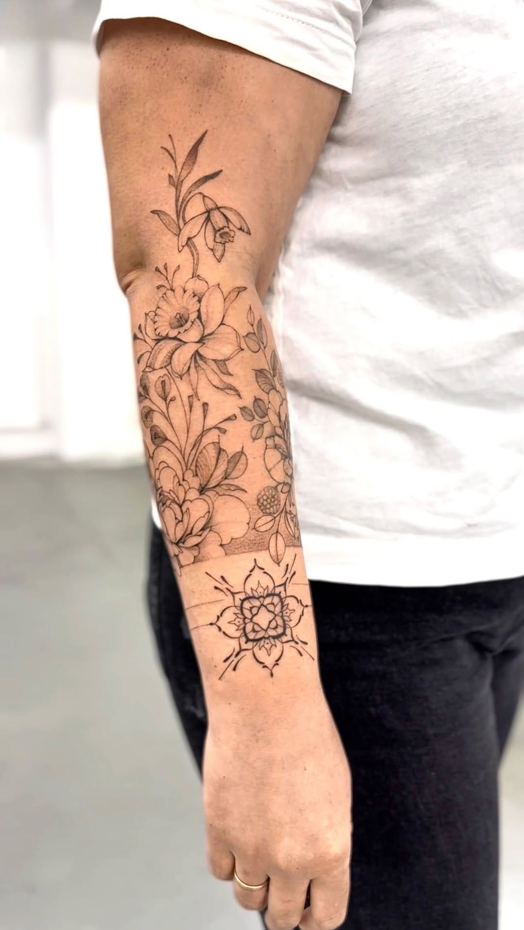 Post 5 by MISCHA | Tattoo Artist Stuttgart on Instagram (video)