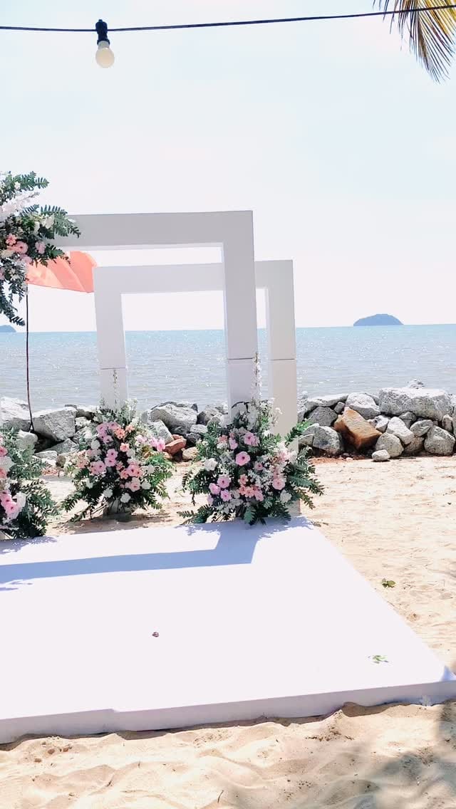 Post 2 by Kinah Tina Wedding Planner on Instagram (video)