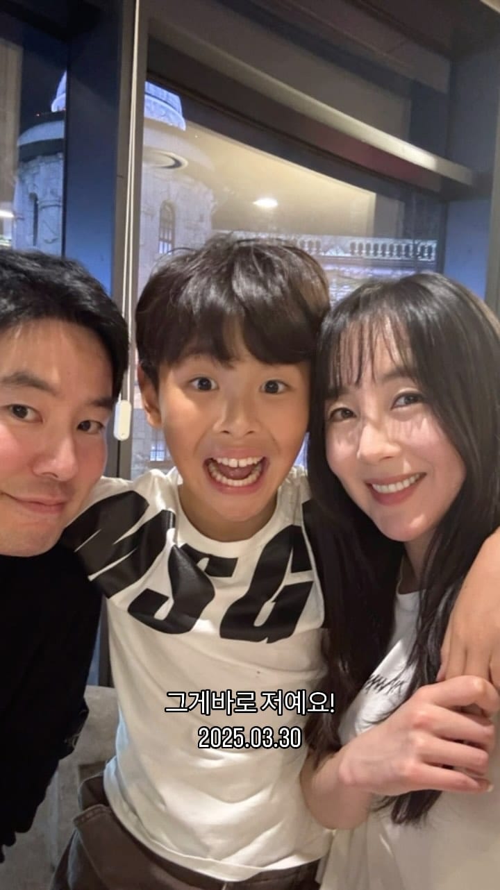 Post 3 by Hyun Park 현 on Instagram (video)