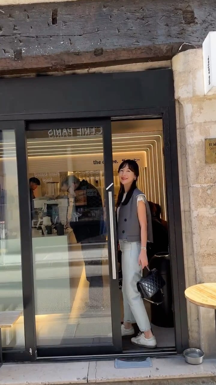 Post 7 by Hyun Park 현 on Instagram (video)