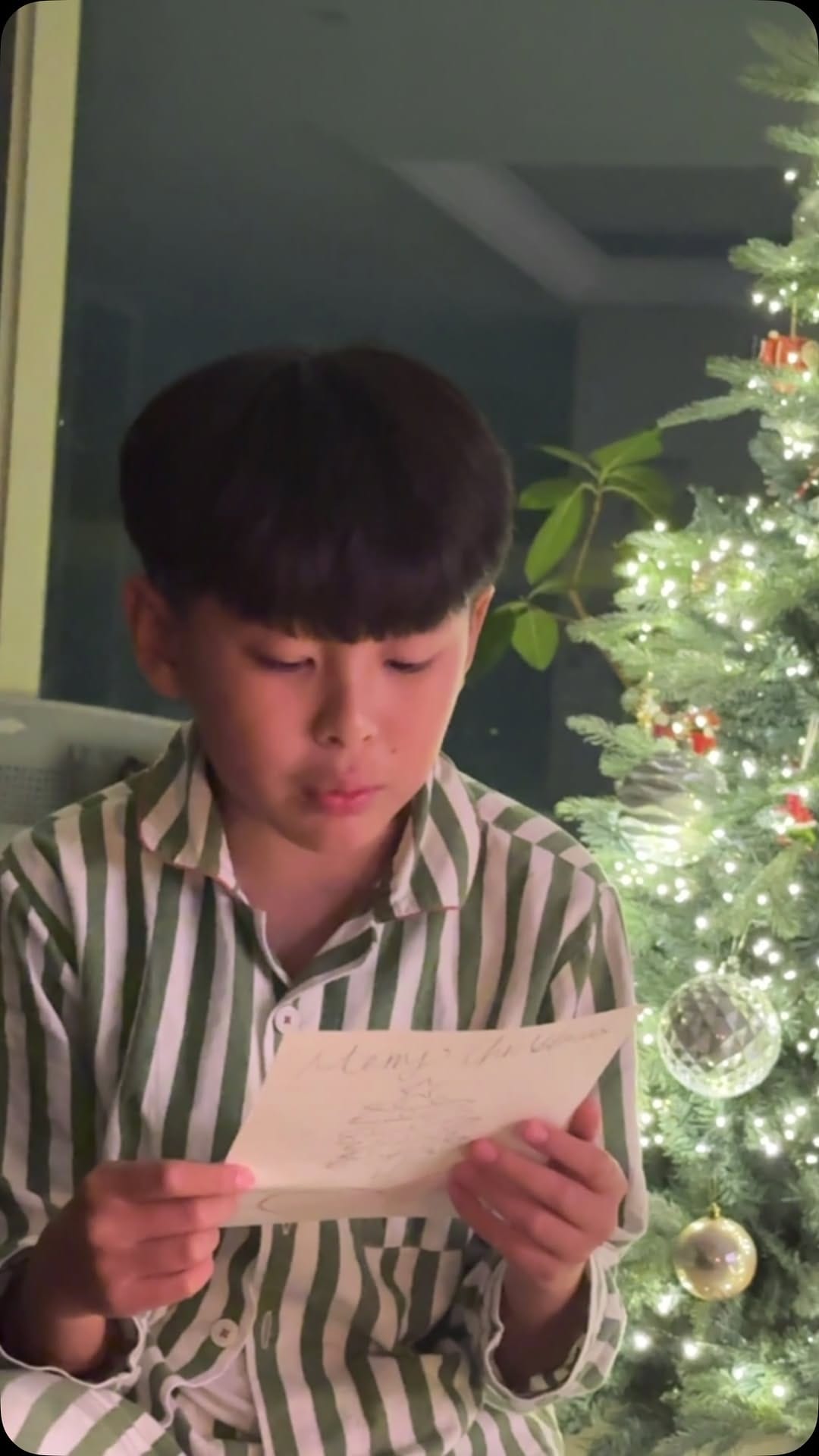 Post 10 by Hyun Park 현 on Instagram (video)