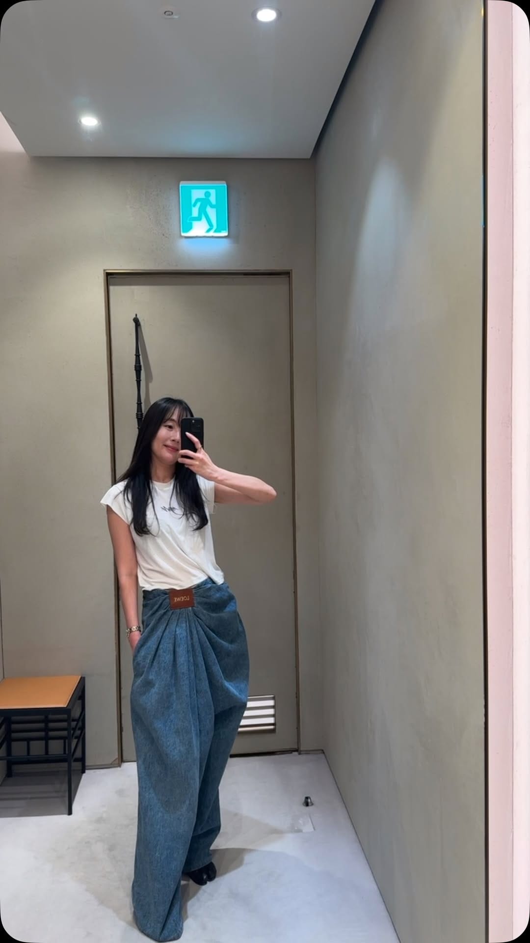 Post 4 by Hyun Park 현 on Instagram (video)