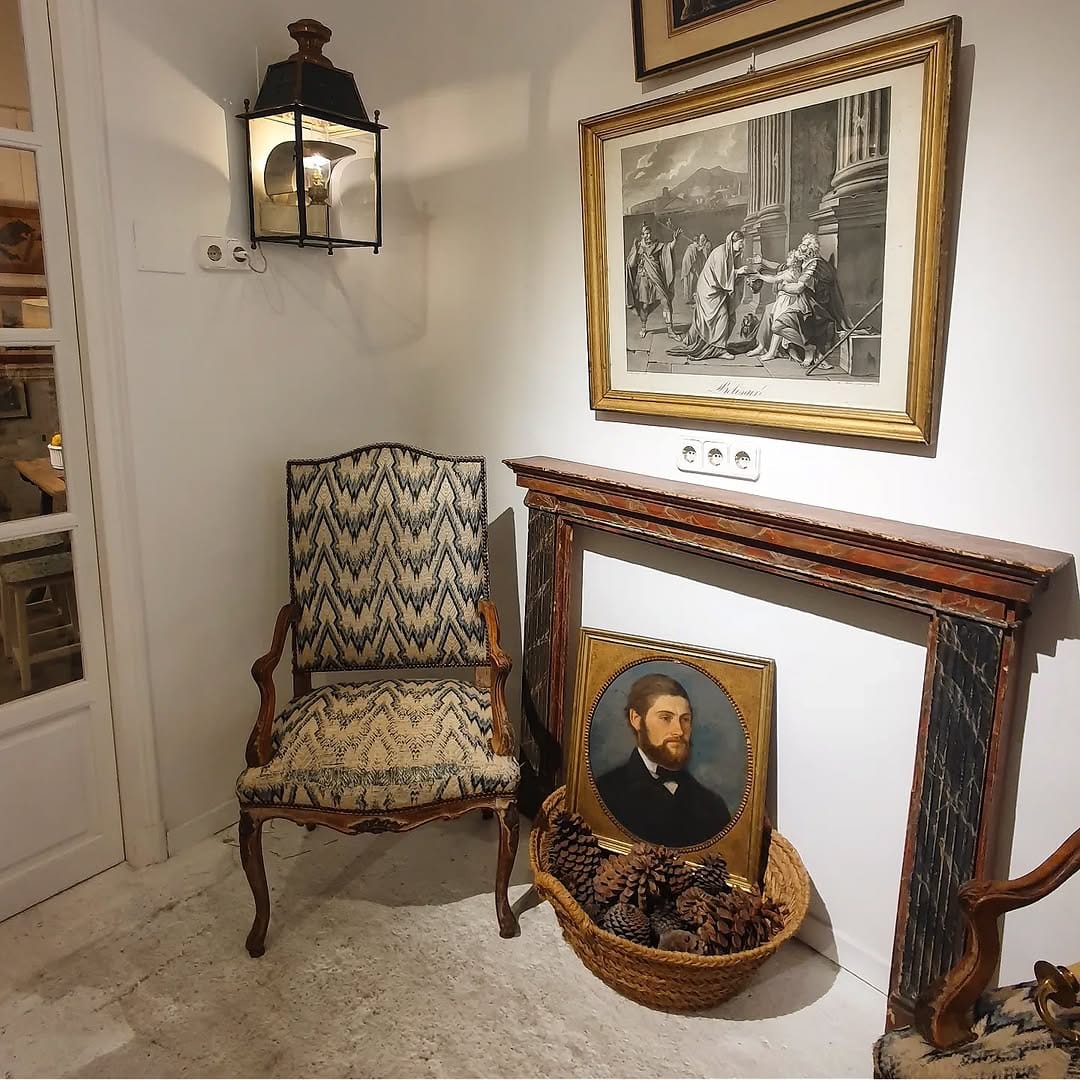Post 4 by •PORTICI• antiques&vintage on Instagram (image)